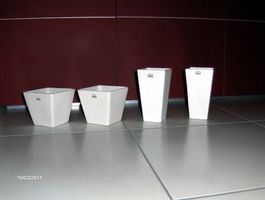 Vasen 4St. Zusammen Porzellan weiß NEU / Blumenkisten Halter