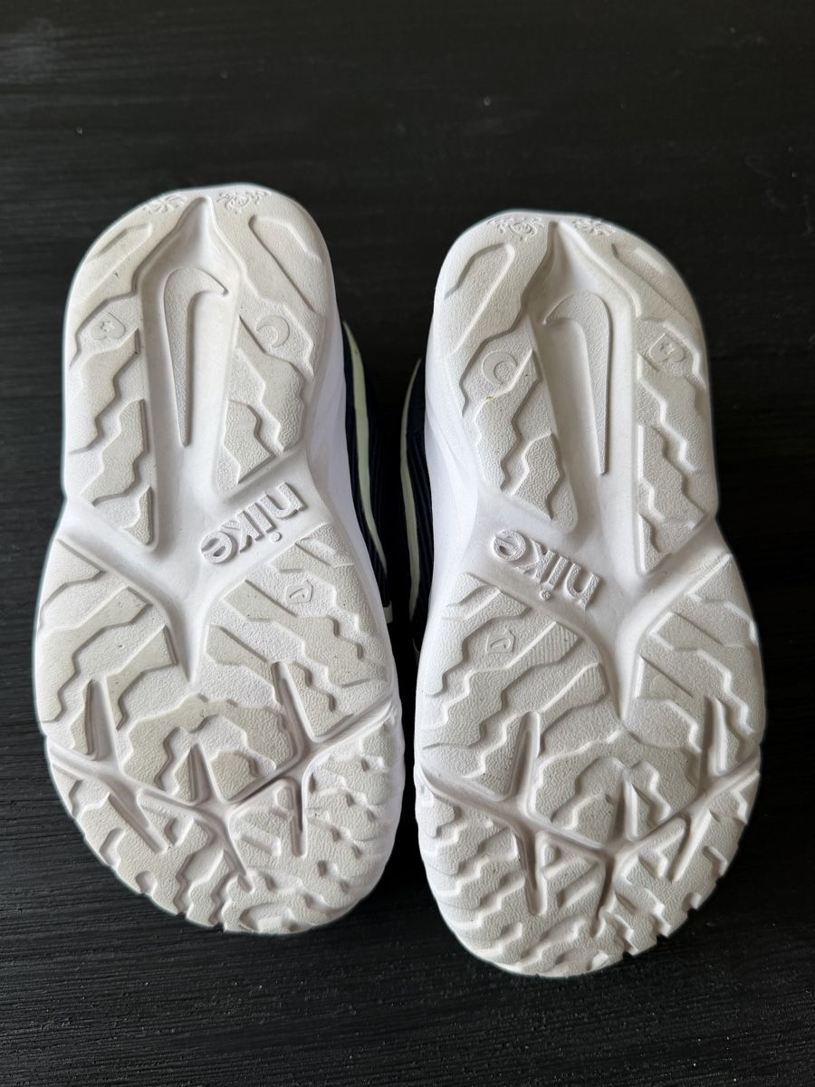 Nike Scarpe per ragazzi: Chaussures Nike Star Runner enfant  – Usato da Neuchatel venduto da frp_ncm6 5