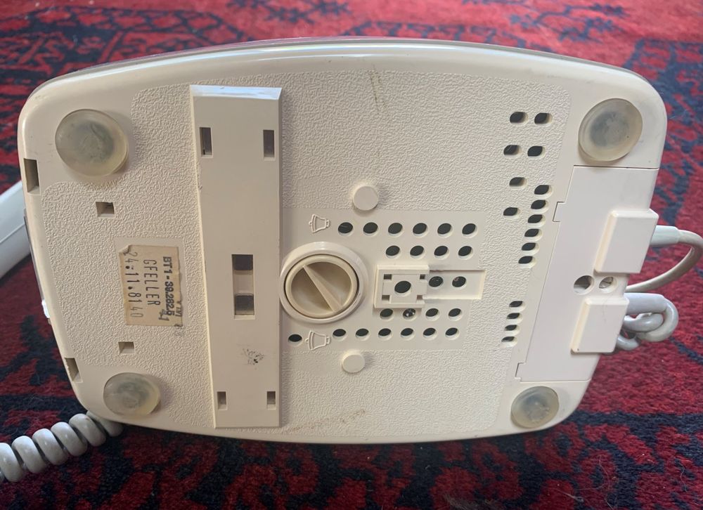 Altes PTT Tastentelefon 3