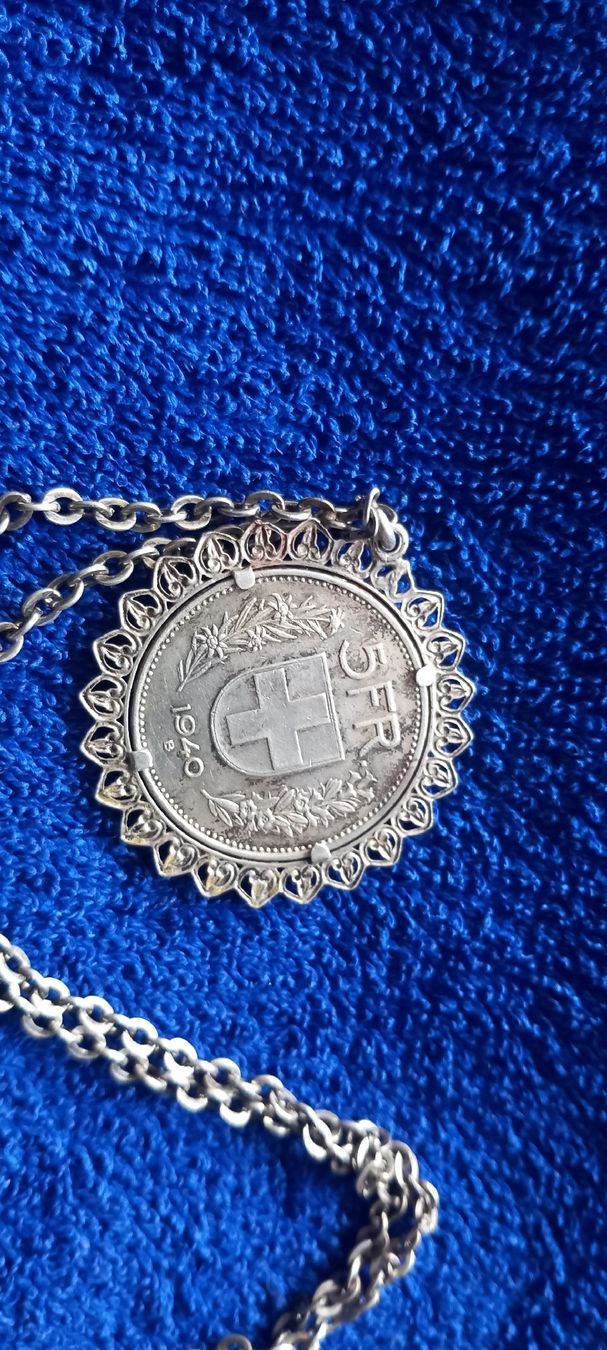Ketten: Halskette mit Fr. 5.00 1940 – Gebraucht aus Busswil TG von zora69 1