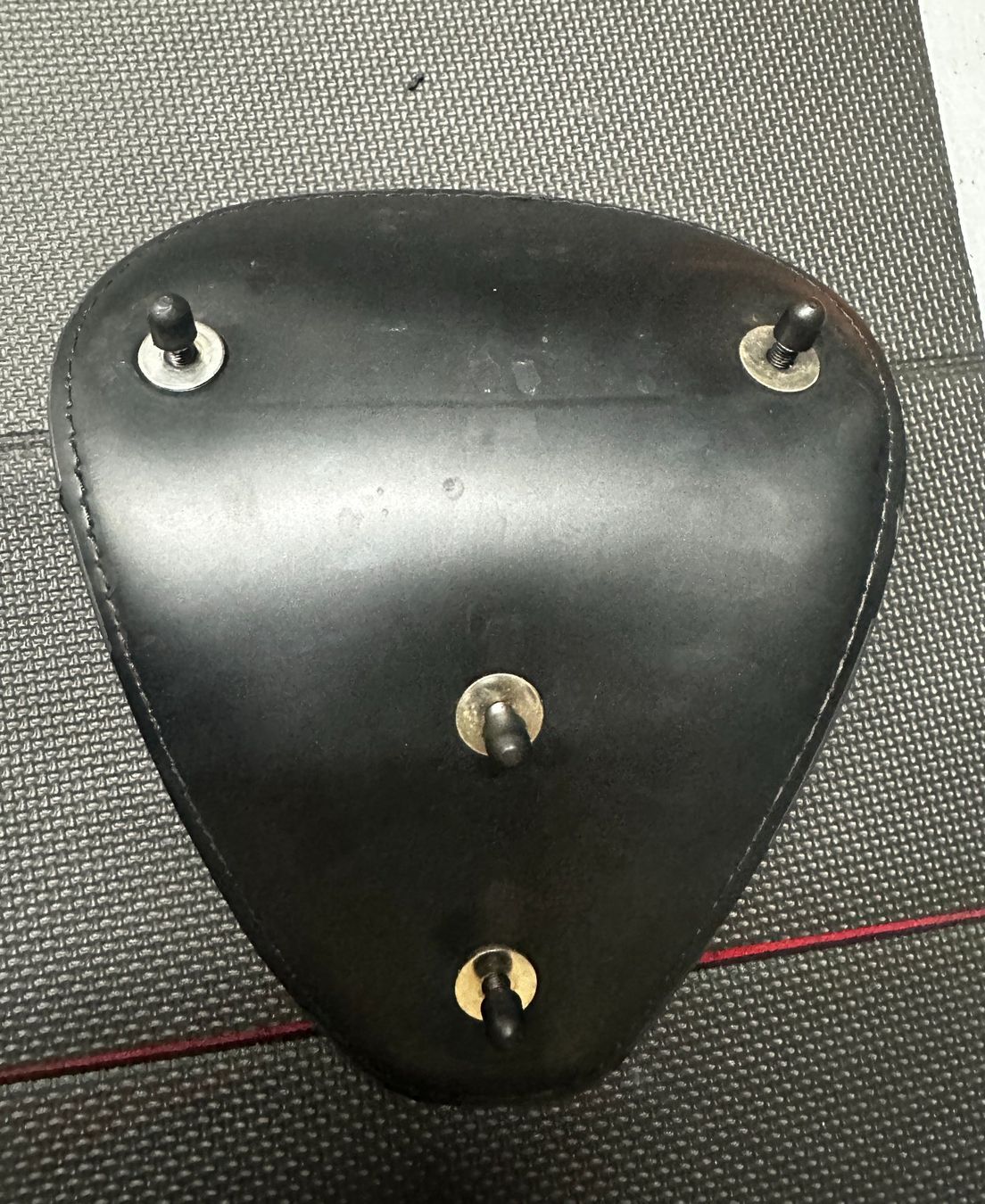 Alle Motorradersatzteile: Bobber Sitz – Gebraucht aus Heerbrugg von Rheintal0 2