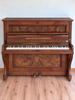Klavier aus Holz – spielbar, stimmbedürftig– ab CHF 1.–