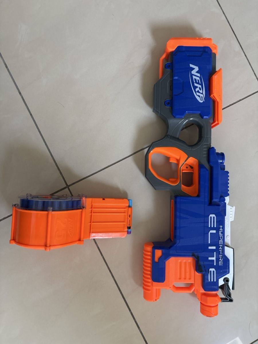 Nerf Jouets: Nerf Waffe elektrisch inklusive Munition und Batterien – Neuf (Voir description) à Zufikon par Farfallina2015 1