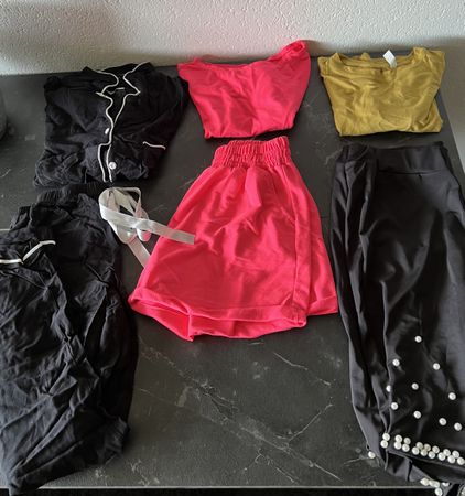 6-teiliges Outfit-Set Gr. S (Kleider Paket)