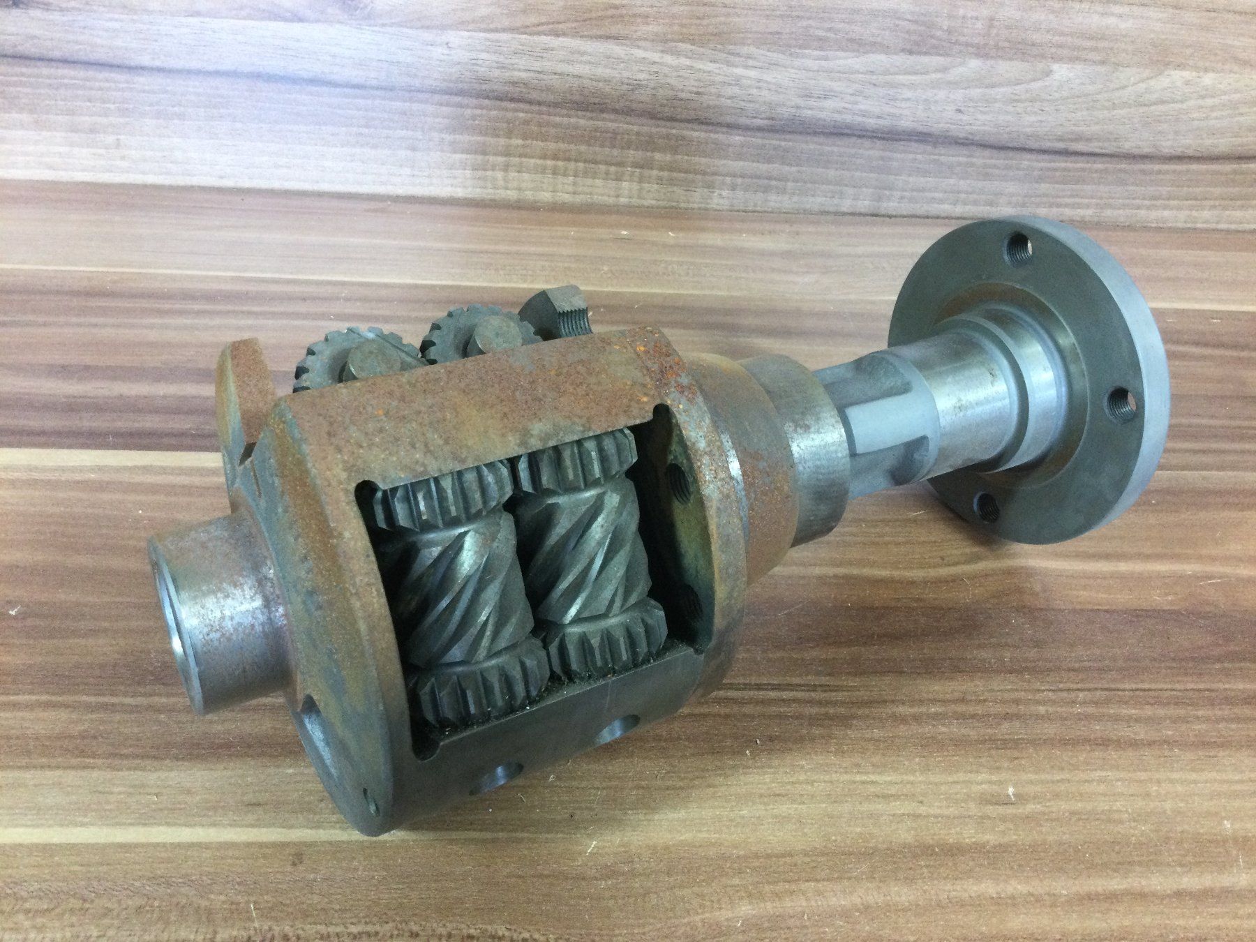 Attrezzi da lavoro: Schnittmodel Torsen-Mittendifferential ändlich Audi Quattro – Usato da Wangen SZ venduto da kuriosum12 1