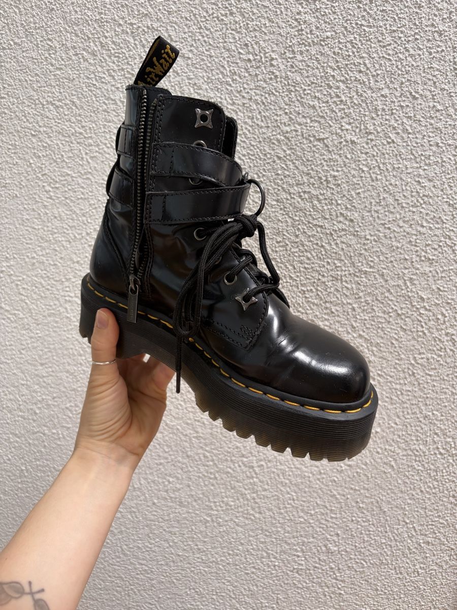 Dr. Martens Scarpe da uomo:  Dr. Martens black Jadon Hardware platform boots, eu 38 – Usato da Zürich venduto da Halloumi8003 2
