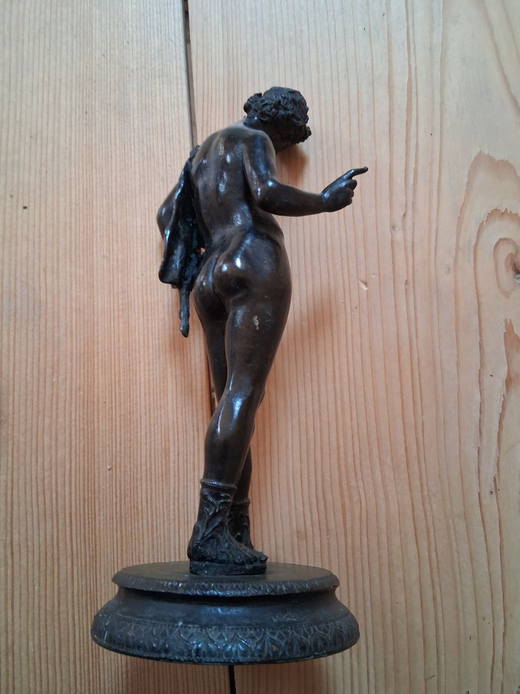 Figuren: Bronzefarbige Figur auf Sockel – Gebraucht aus Lengnau von robinie02 1