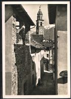 Ascona, Strassenpartie mit Blick zum Kir