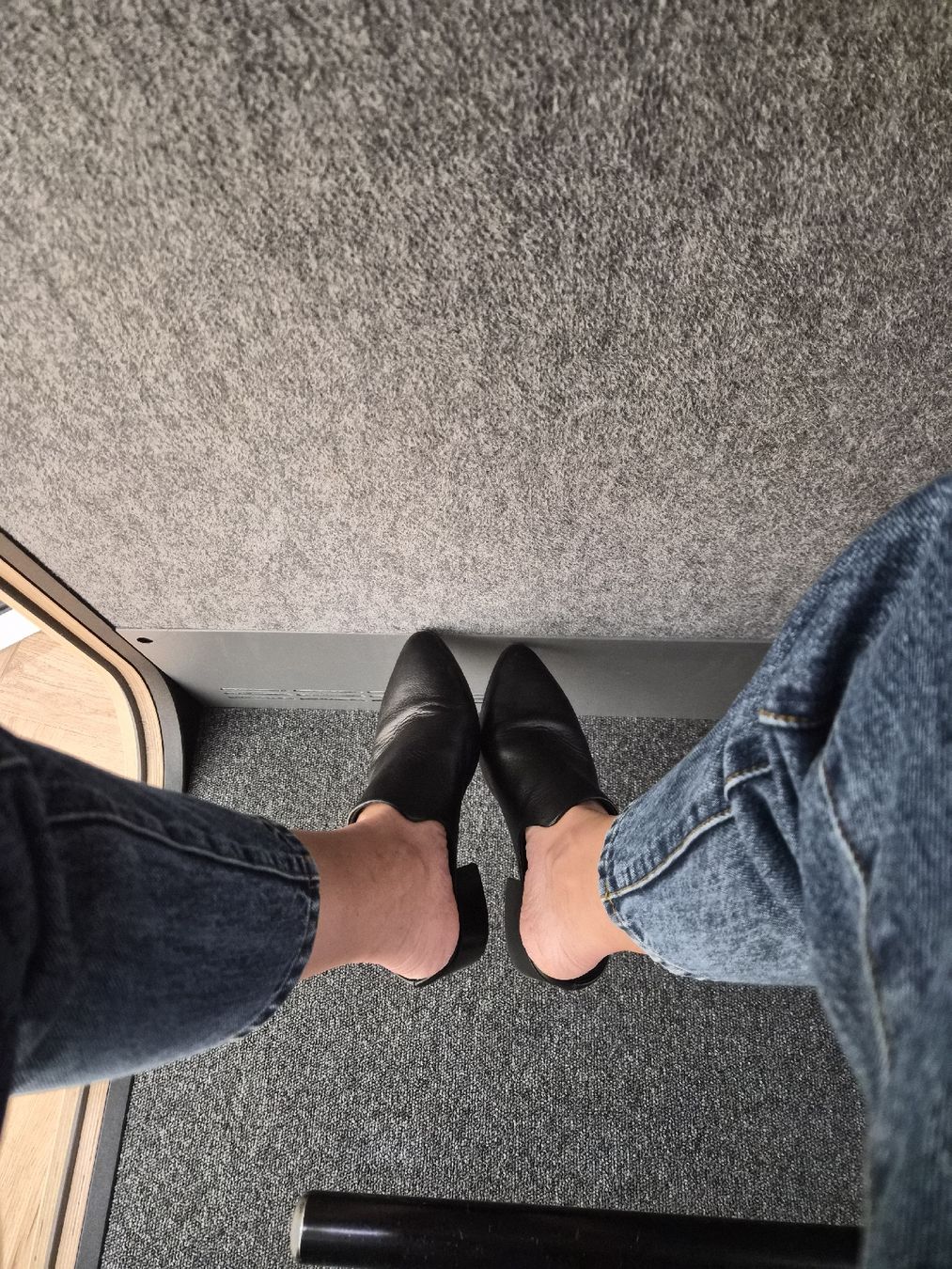 Scarpe da donna: Chic Black Leather Mules from Steve Madden – Usato da Maur venduto da Sofi___