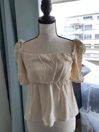 Damen Bluse ivory mit Puffärmeln guter Zustand