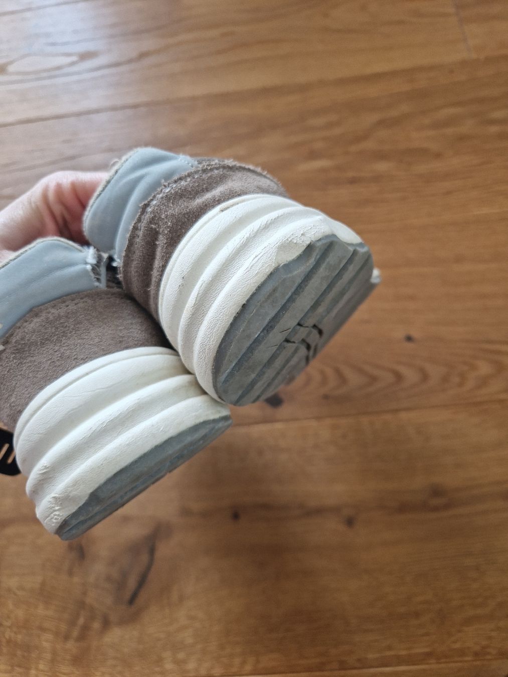 Zara Schuhe für Mädchen: Mädchen Sneakers Zara Grösse 36 – Gebraucht aus Eschenbach SG von SanFranciscoCalifornia 4