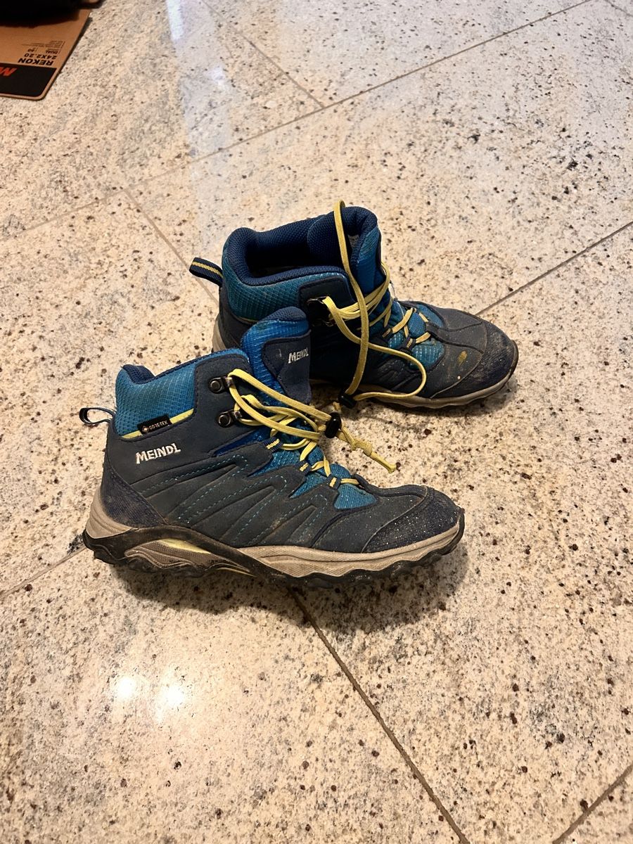 Meindl Scarpe da uomo: Meindl Wanderschuhe Grösse 33 – Usato da Oberurnen venduto da pno_2kqk