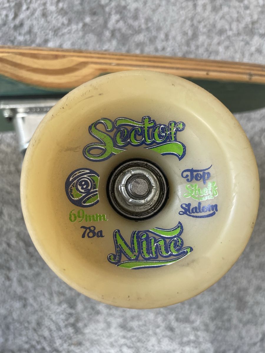 Skateboards: Longboard mit Doublekingpin Trucks – Gebraucht aus Winterthur von T_ron 3