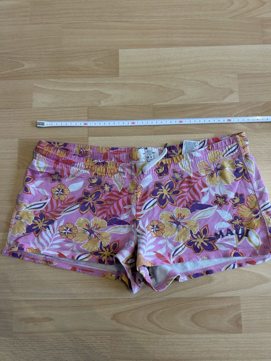 H&M Hosen: H&M L.O.G.G. Shorts mit Blumenmuster, Grösse M – Gebraucht aus Biel/Bienne von SandraDG