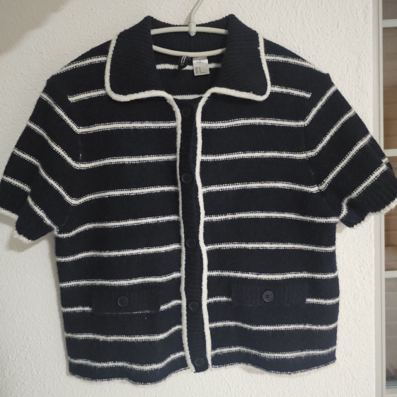 H&M Polo-Shirts: Cardigan rayé bleu et blanc Taille M – Neu (gemäss Beschreibung) aus Sornetan von T.a333