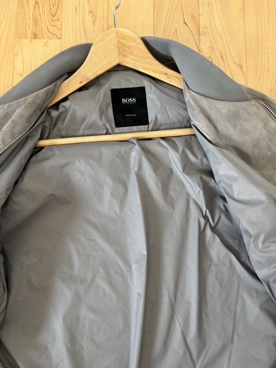 Hugo Boss Giacche: Grey Suede Bomber Jacket by BOSS - Size 50 – Usato da Zumikon venduto da laudz 1