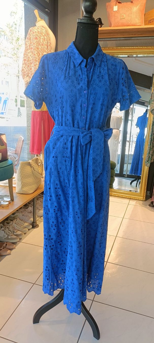 Goa Kleider: Goa Kleid bestickt mit Gürtel Grösse S – Gebraucht aus Zollikofen von Proseco