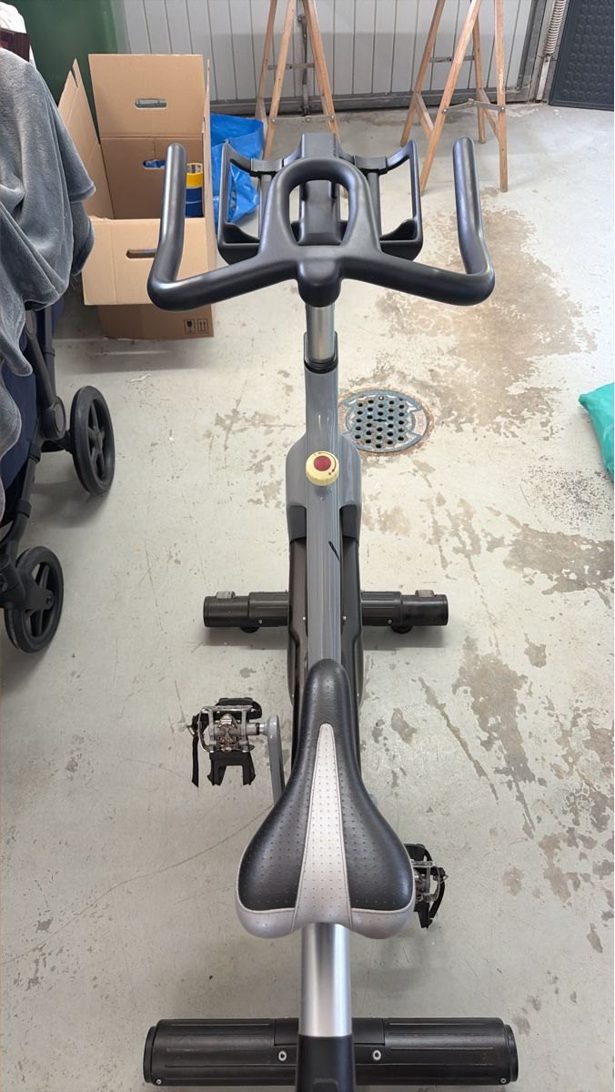 Hometrainer: Technogym velo – Gebraucht aus Aarwangen von ederico12
