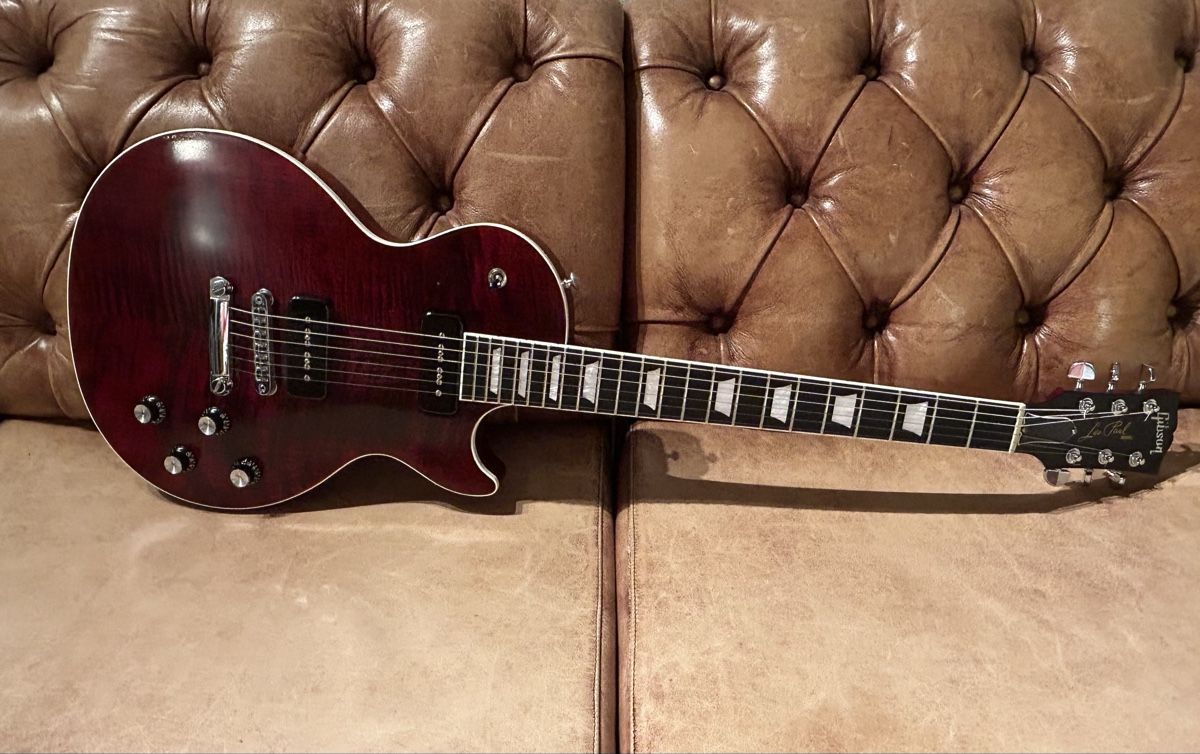 Gibson Strumenti musicali: Gibson Les Paul Classic Player Plus Satin Wine Red P90 – Usato da Bergdietikon venduto da SoundFactory 5