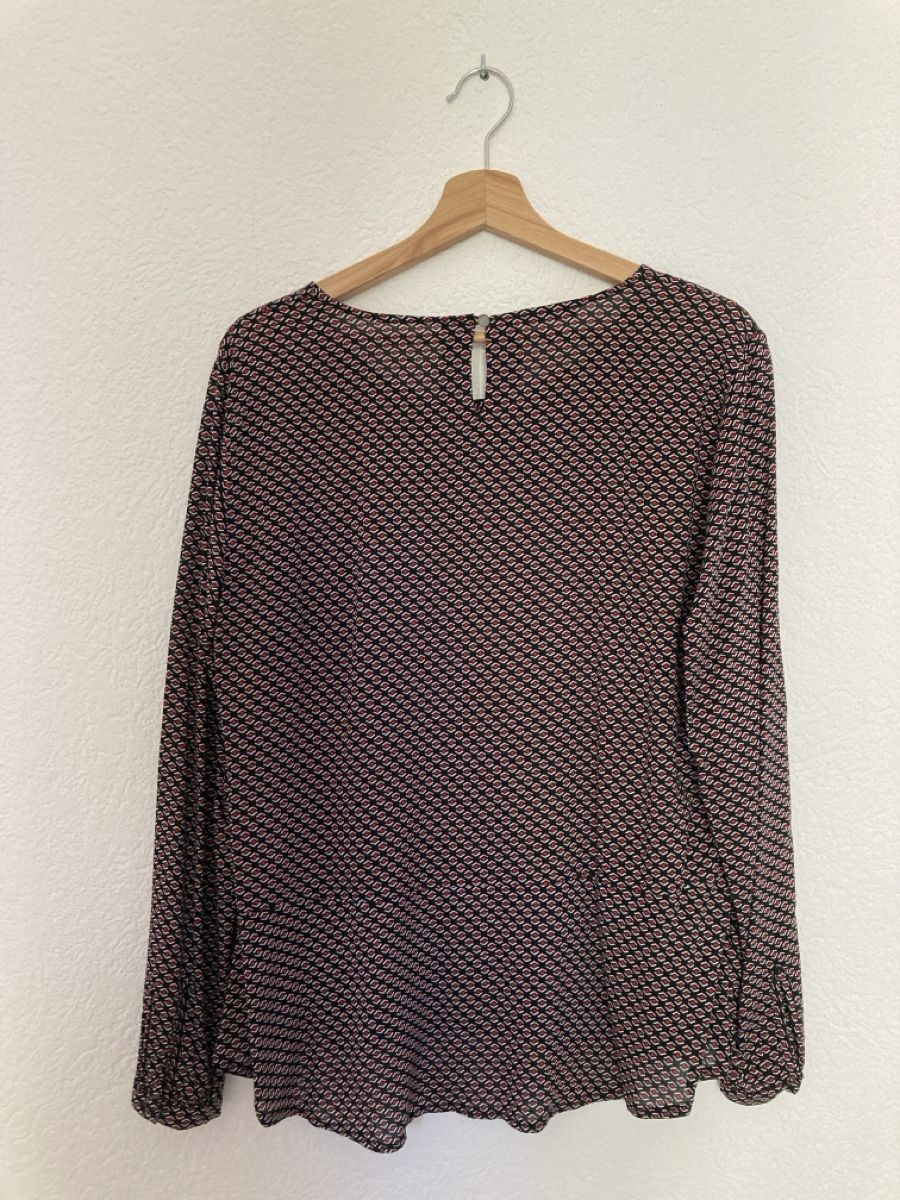 Camicette: Top Bianca motif chic 100% viscose T42 – Usato da St-Maurice venduto da Misslungen 2