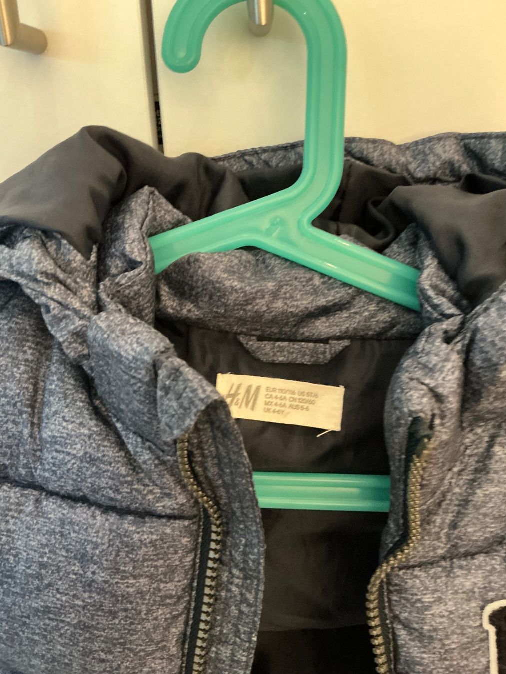 H&M Sonstige Jungenkleidung: Kids Gilet, size 110/116 – Gebraucht aus Forch von rom_qqv2 2