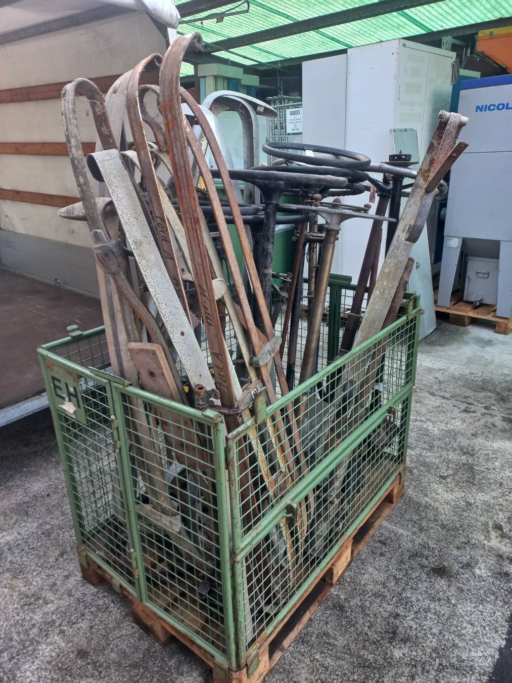 Tutti pezzi di ricambio auto: Rarer Oldtimer Lenkstock / Lenkrad / Stossstange 1900 - 1960 – Usato da Dulliken venduto da Dullikenlerchclassic 4