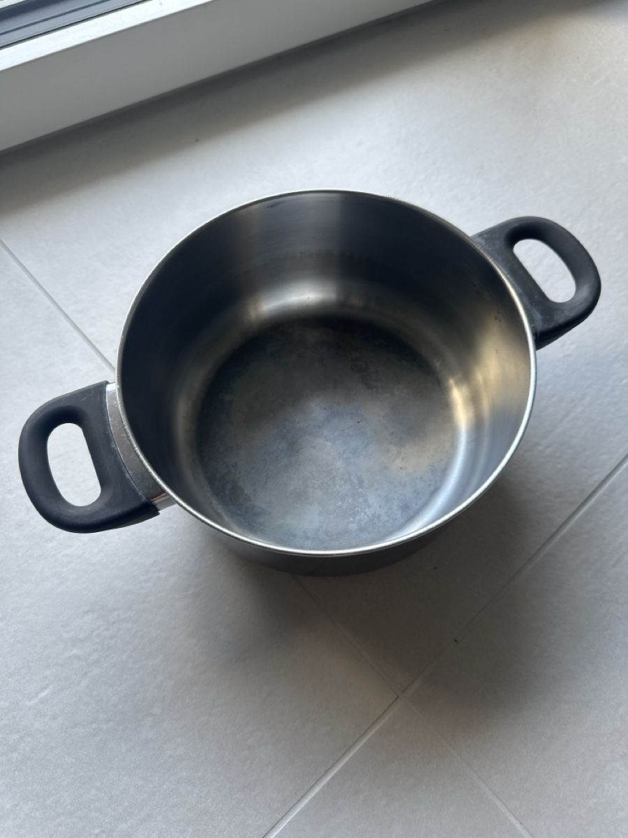 Töpfe: 20cm pot with lid – Gebraucht aus Opfikon von jin_g6gc 1