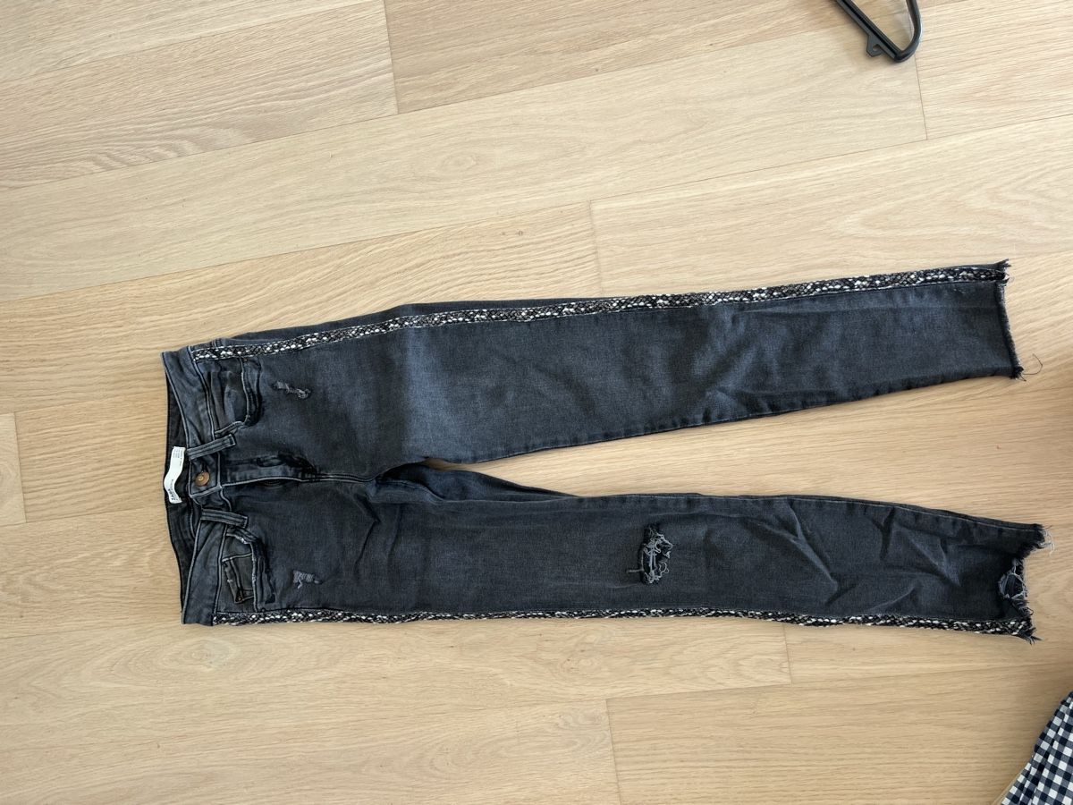 Zara Pantaloni: Zara Hose 34 – Usato da Meggen venduto da Colin_2000