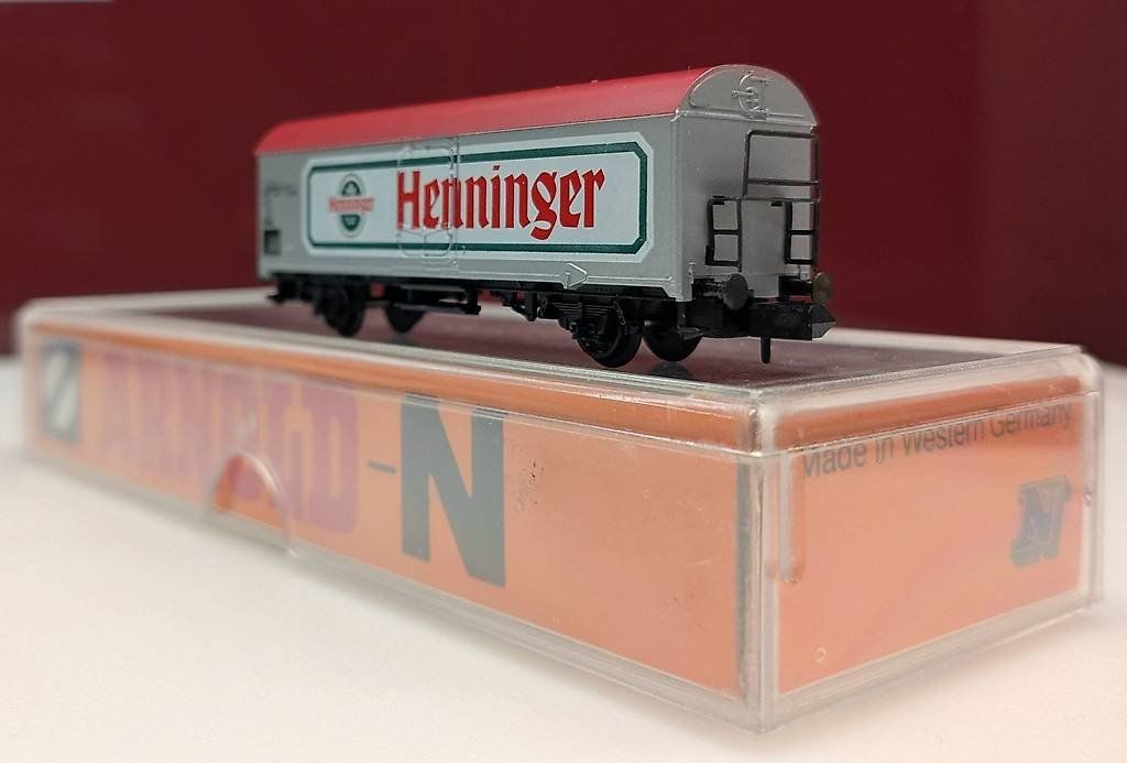 Arnold Modellini di ferrovie: Spur N Kühlwagen "Henninger" – Usato da Reinach BL venduto da angus74 2