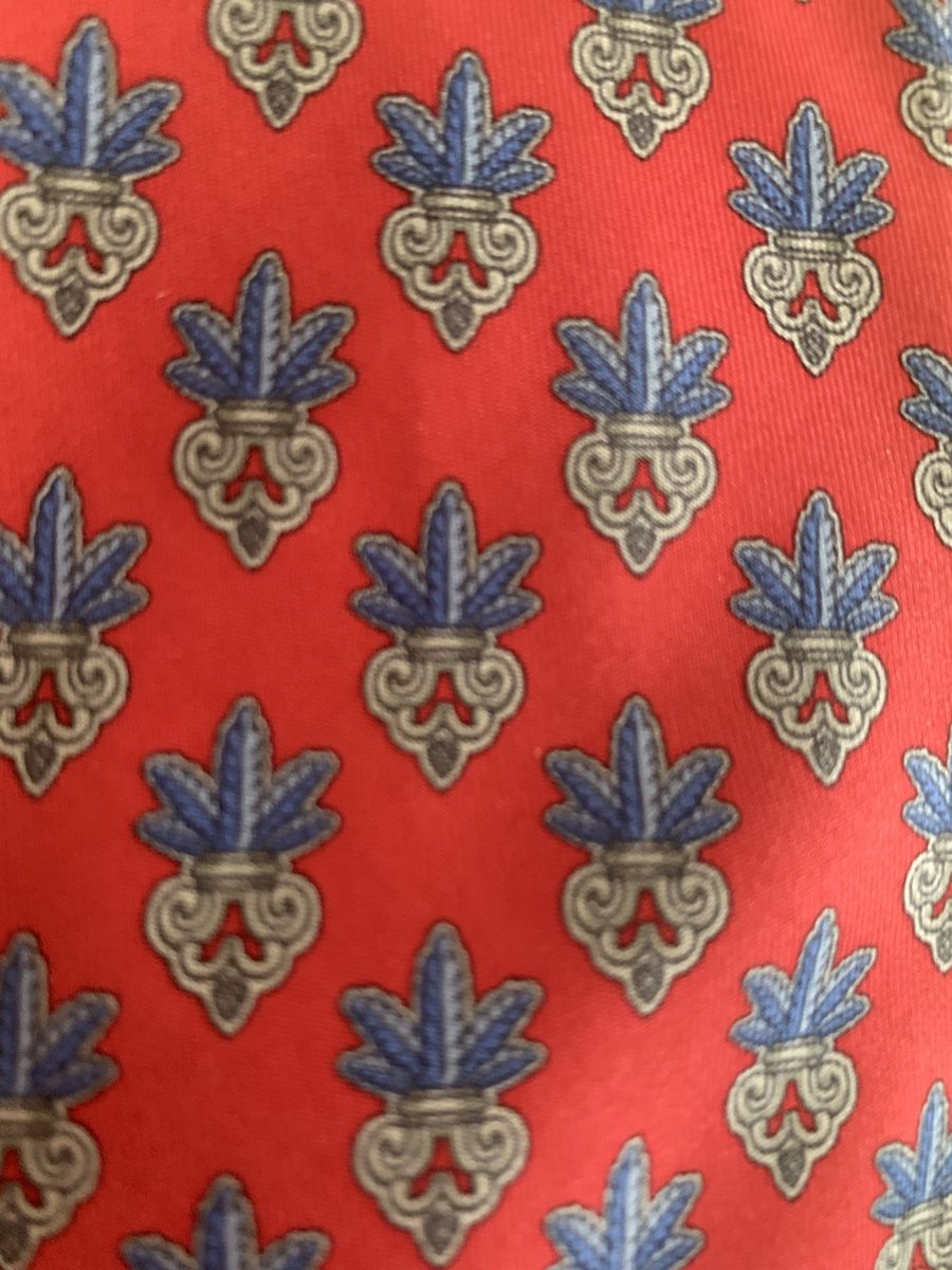 Cravatte: Cravatta HERMÈS Paris 100% Seta Rossa Blu – Usato da Lugano venduto da Edera49
