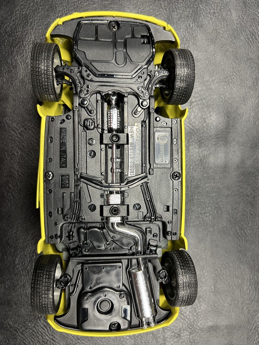 Volkswagen Modellini d'auto: VW New Beetle gelb Lledo 1:18 – Usato da Moosleerau venduto da Tami8 1