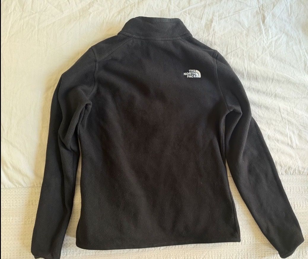 North Face Giacche: North Face Zip Fleece – Nuovo (secondo la descrizione) da Bern venduto da eva_fd6b 1