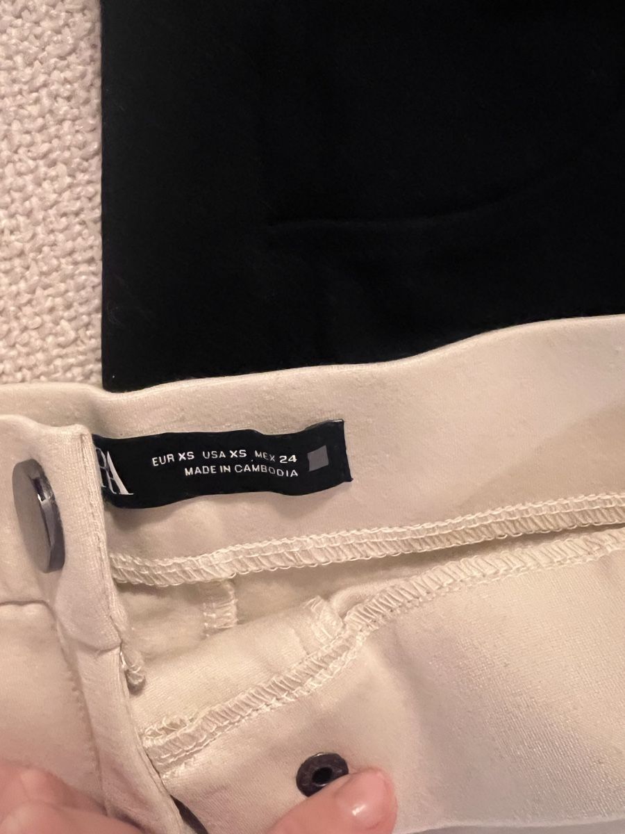 Zara Leggings: Zara leggings XS – Nuovo (secondo la descrizione) da Zurich venduto da amf_k7k2 1