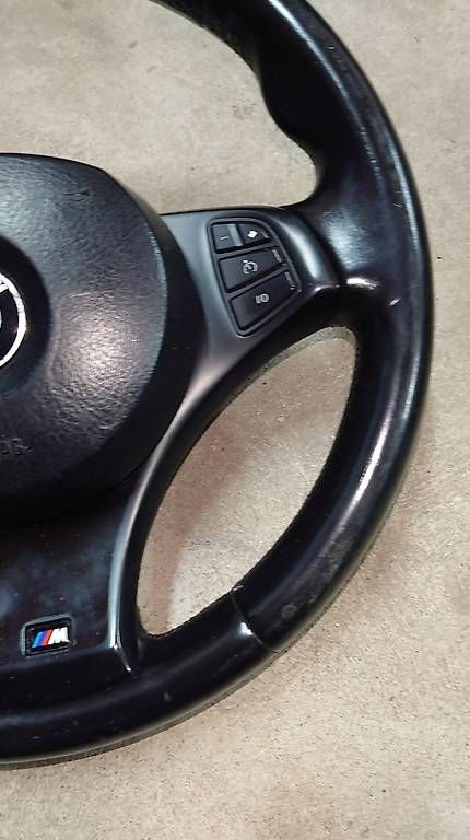 BMW Tutti pezzi di ricambio auto: Vend volant m technic x3 e83 – Usato da Anieres venduto da 88t7 2