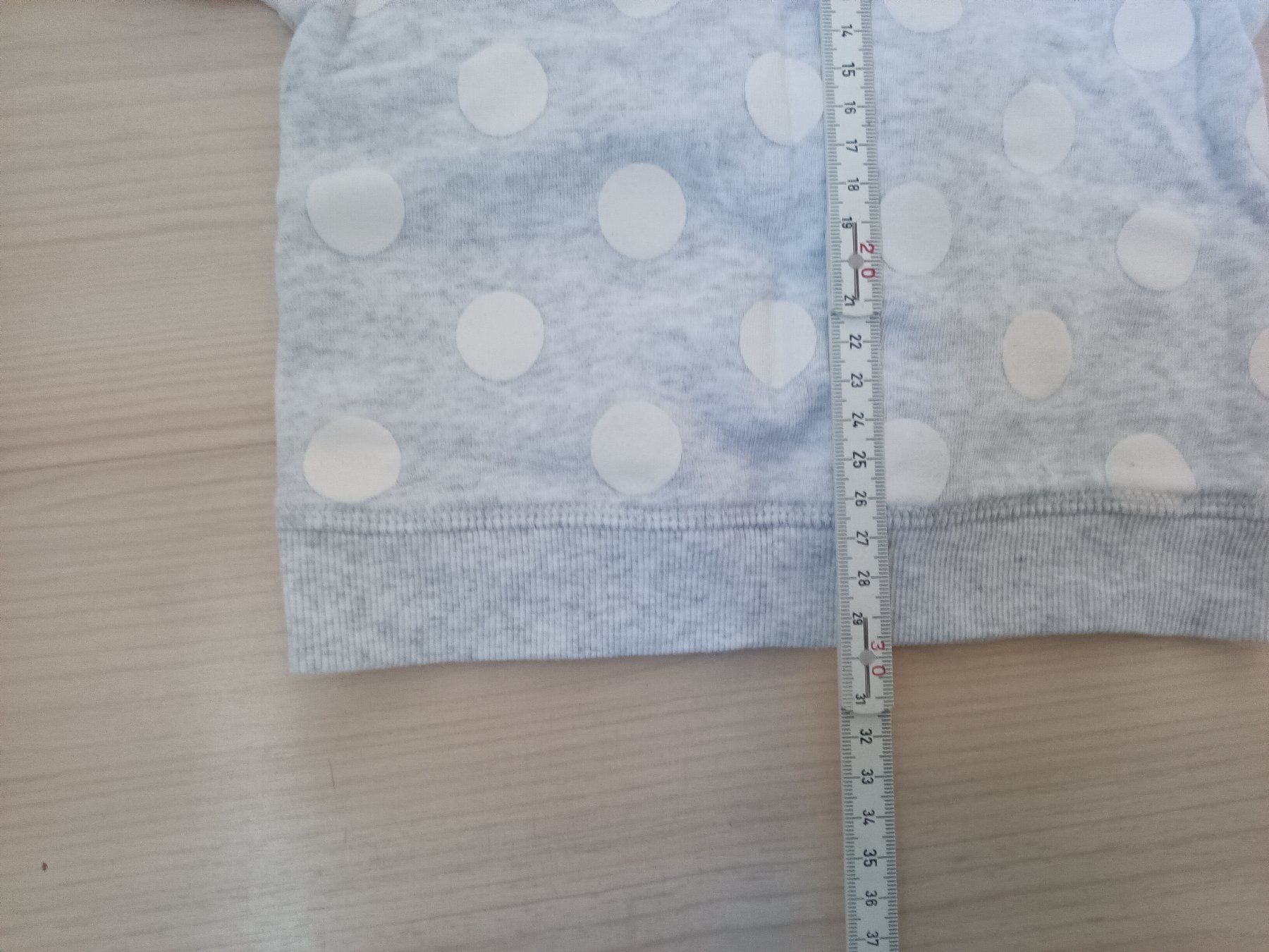 Maglioni & Felpe: 2 süsse Wintershirts/Pullover Gr. 80+92 – Usato da Horn venduto da Corazon15 5