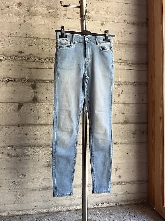 Jeans: jeans donna – Usato da Gordola venduto da tan_rv2x