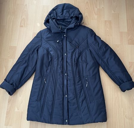 Schöne nagelneue Winterjacke Gr. 44