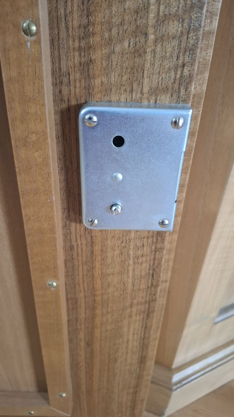 Cadenas: 2 Möbelschlösser ESA normal  – D'occasion à Wabern par Azzulitta 4
