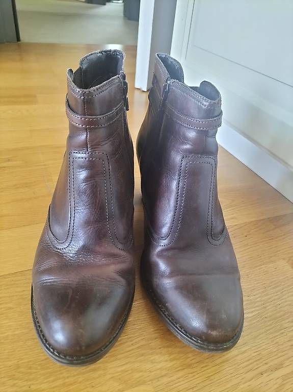 Scarpe da donna: Bottines/bottes 'A by André' en cuir brune – Usato da Vevey venduto da fra_fs8w
