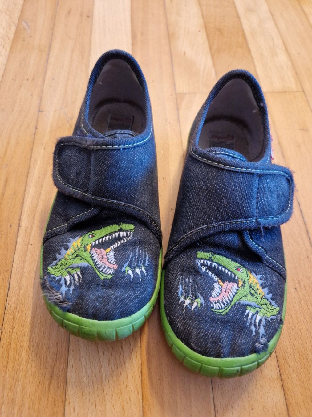 Superfit Scarpe per ragazzi: Superfit Hausschuhe, Gr. 26, Dinomotiv – Usato da Winkel venduto da MischiEtter