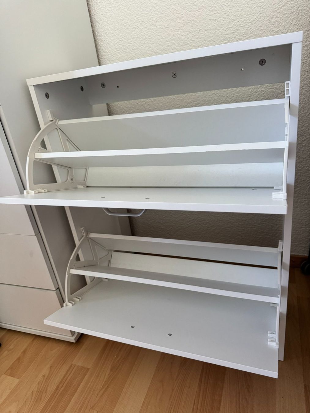 Armadi: Schuhschrank mit 2 Türen – Usato da Wangen SZ venduto da mil_z6fj 1