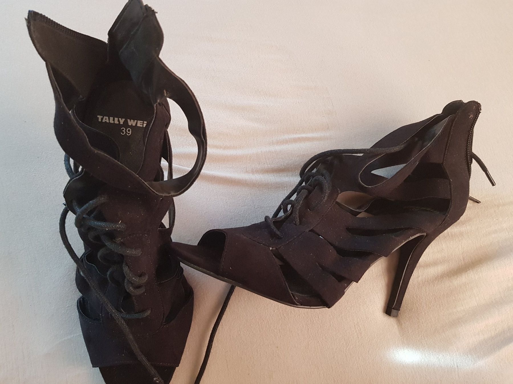 Scarpe da donna: Sandaletten mit Absatz – Usato da Thun venduto da Shame 1
