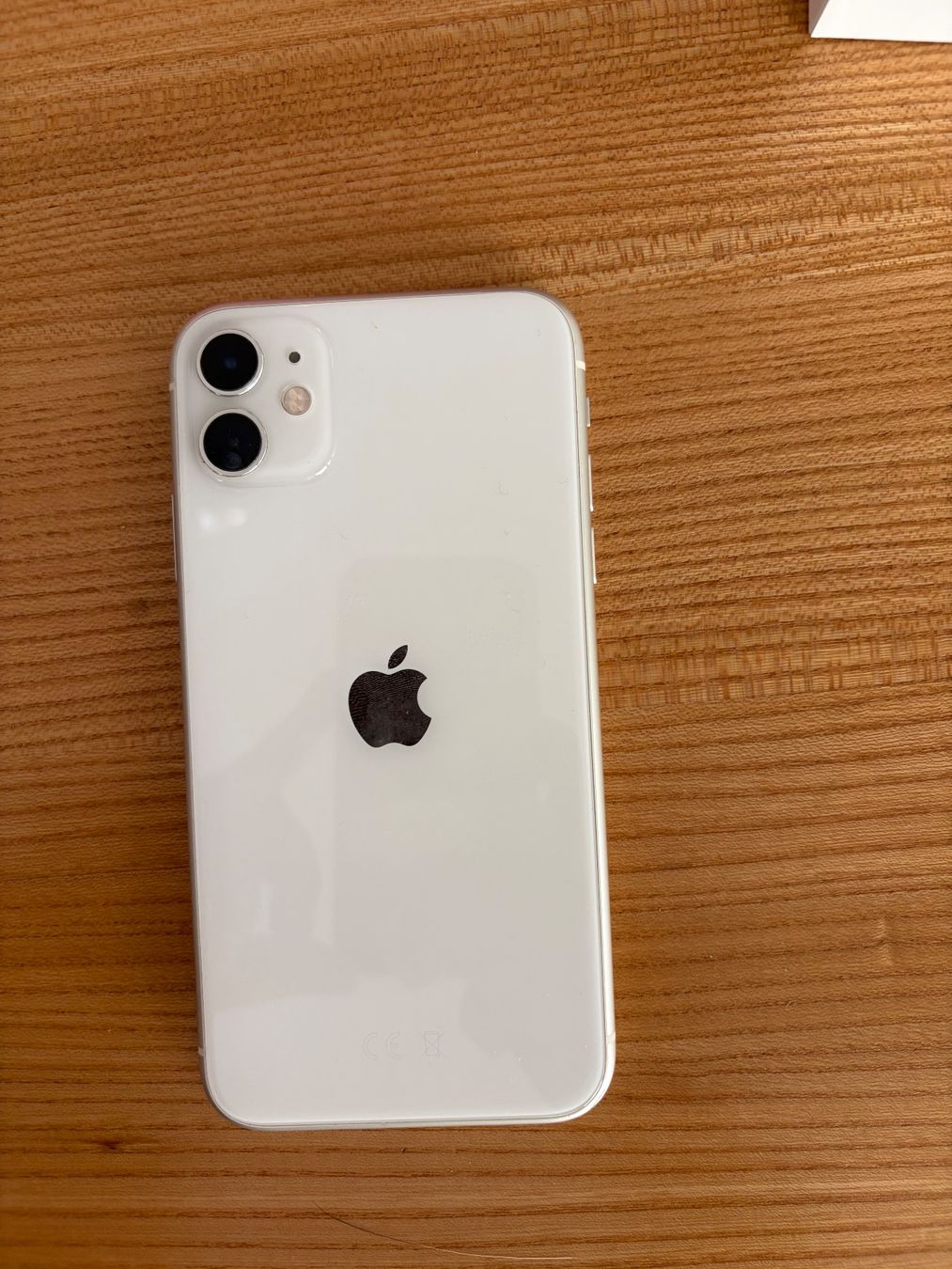 Apple Handys / Smartphones: Iphone 11 128GB weiss – Gebraucht aus Adliswil von Pulauubin1 2