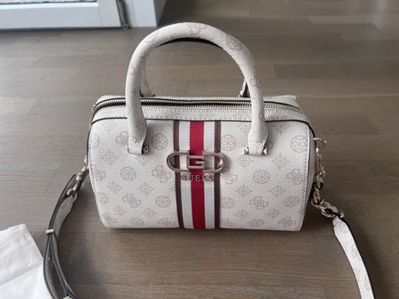 Guess Tasche neu