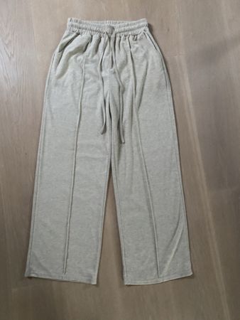 Neue beige Hose mit Gummizug Grösse XS