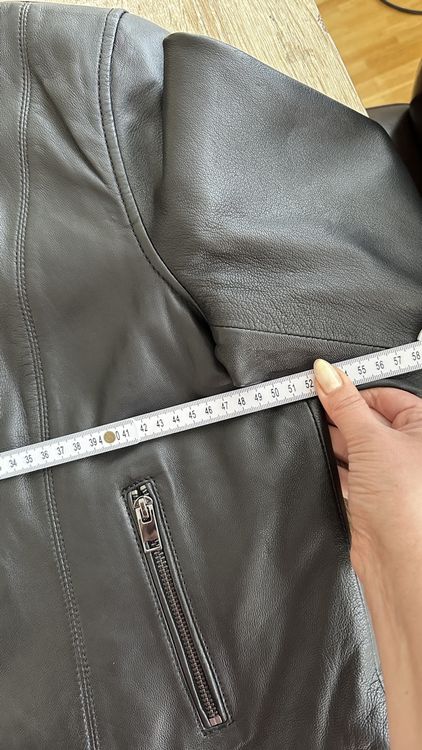 Giacche: Schwarze Echtlederjacke Gr. 42, neuwertig! – Nuovo (secondo la descrizione) da Winterthur venduto da -BeHappy24- 6