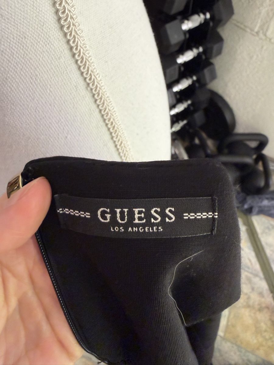 Guess Jupes: Rock Guess Schwarz Grösse L – Neuf (Voir description) à Aeugstertal par Joana_R 3