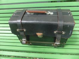 Werkzeugtasche aus Leder, geräumig und robust!