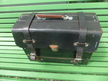 Werkzeugtasche aus Leder, geräumig und robust!