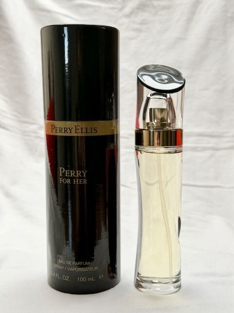 Profumi & Eau de Toilette: Perry Ellis, Perry for Her Black, EdP, 100ml – Nuovo (secondo la descrizione) da Basel venduto da Solaia28 2